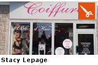 Stacy vient tout juste de fêter les 1 an de l’ouverture de son salon de coiffure.