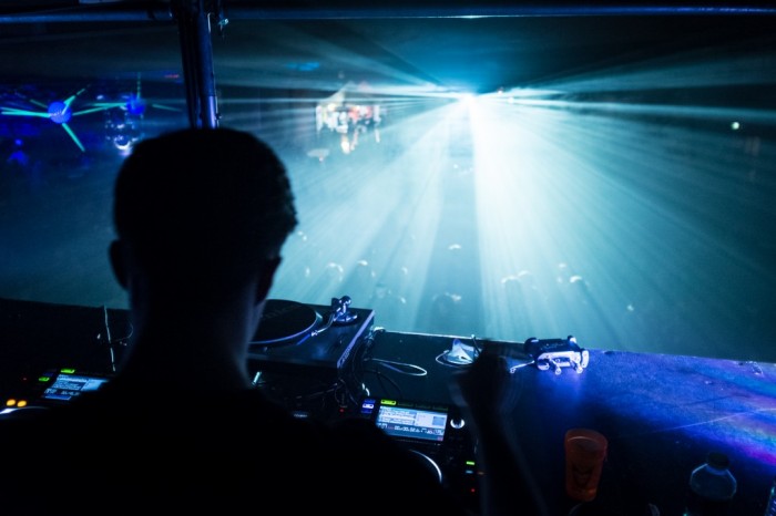 Au cœur de la fête les sets s’enchaînent à Anova