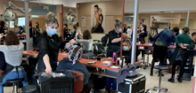 Le salon de coiffure en plein examen blanc