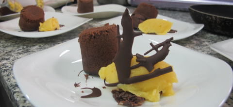 Moelleux coulant au chocolat, sorbet clémentines