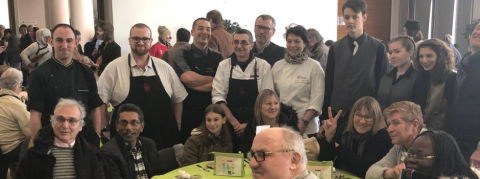 Chefs restaurateurs et convives à l'occasion du « Repas des 300 » © Ouest France