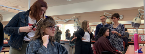 Les droits des femmes au salon de Coiffure
