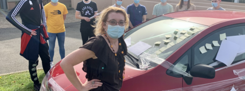Laëtitia Lamard découvre sa voiture emballée Laëtitia Lamard découvre sa voiture emballée