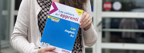 Lucie Mary présente la Pochette Anglais CFA Lucie Mary présente la Pochette Anglais CFA