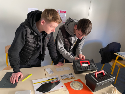 Les apprentis en pleine recherche